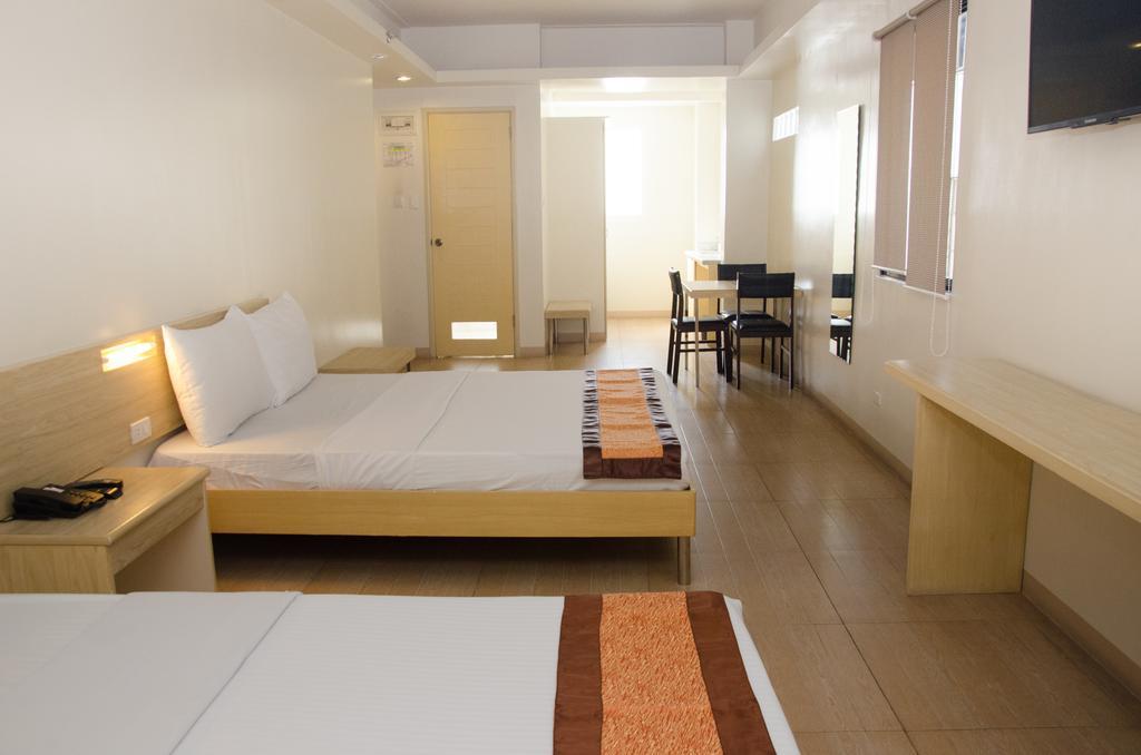 M Suites Hotel Makati City Exterior photo