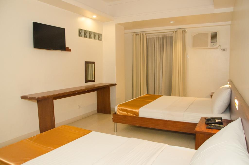 M Suites Hotel Makati City Exterior photo