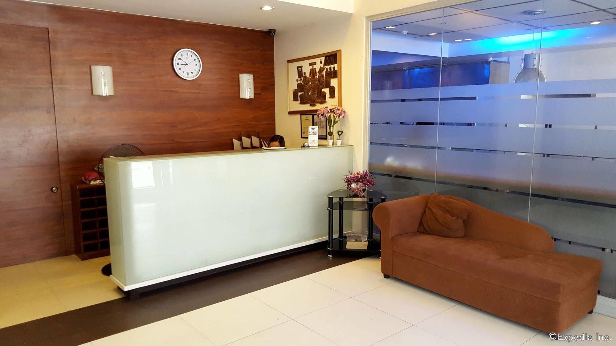 M Suites Hotel Makati City Exterior photo